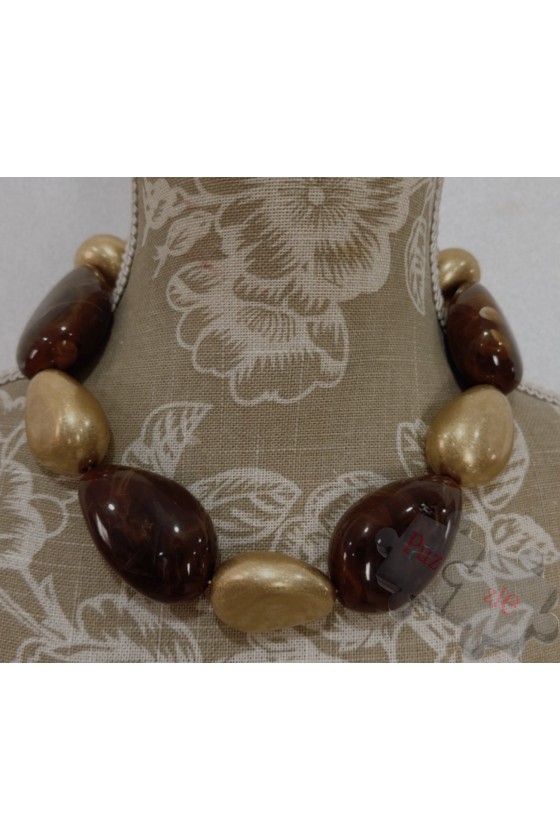 Md.Collar marron