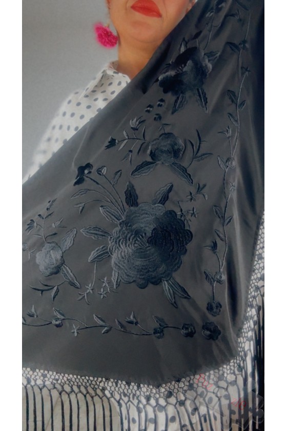 Md.Manton negro bordado